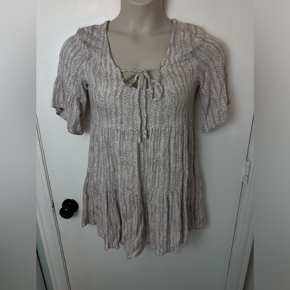 Gray White Tiered Ribbed Knit Babydoll Tunic Top with flutter sleeves #1509 - Picture 4 of 10